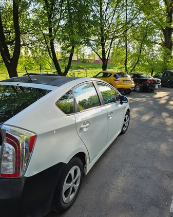 Toyota Prius cena 42000 przebieg: 150000, rok produkcji 2012 z Warszawa małe 46